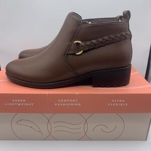 Easy Spirit Roslyn Brown Women's Boot 9.5
